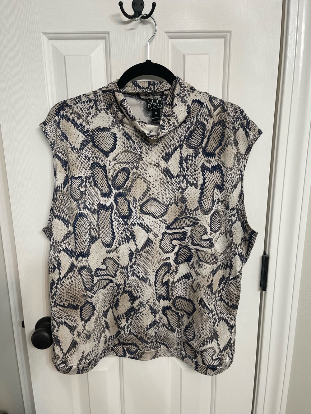 Clara Sunwoo Sleeveless Snake Print Shell Top in Beige, Navy